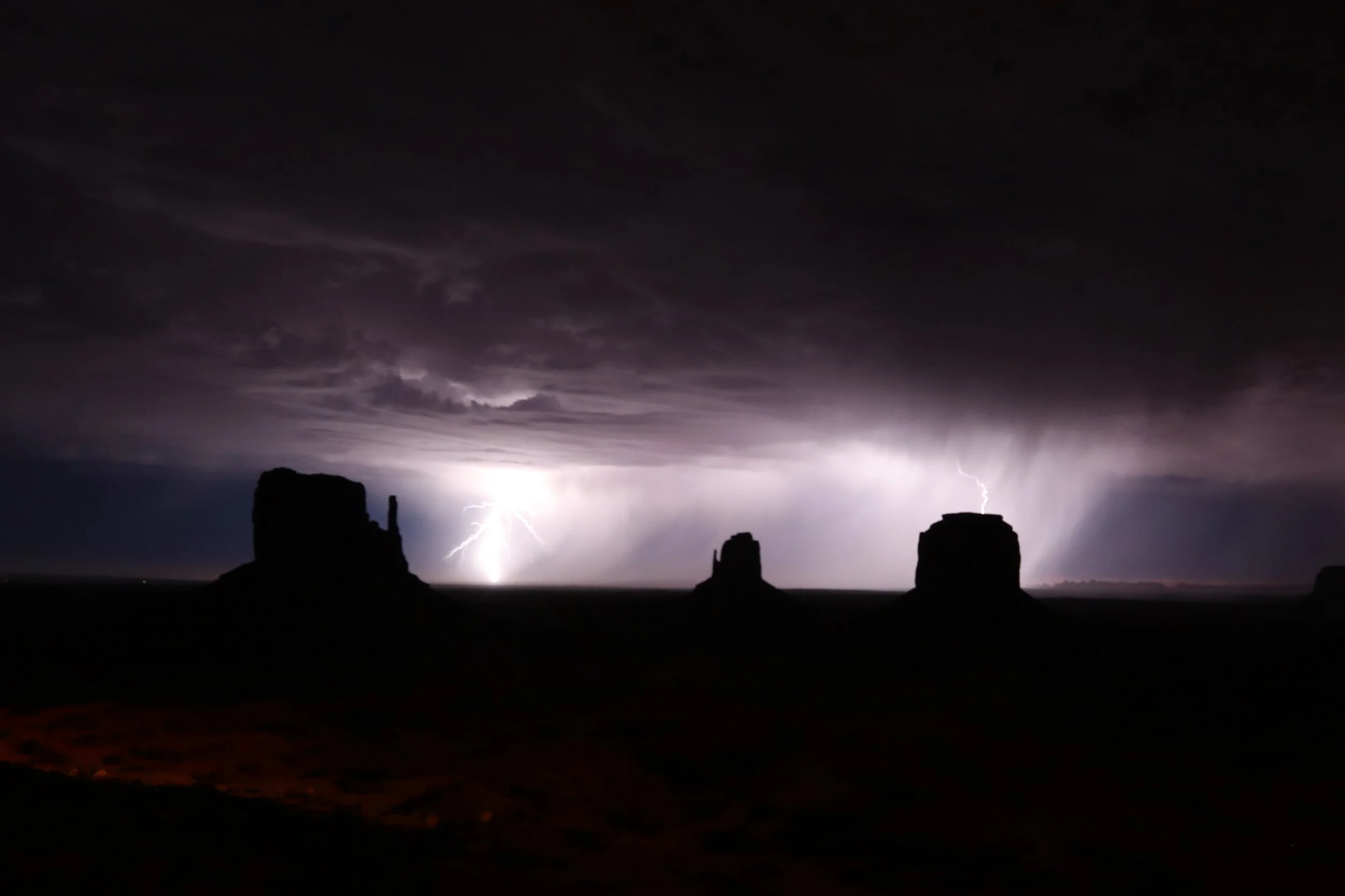 17 Monument Valley Lighting 4.jpg