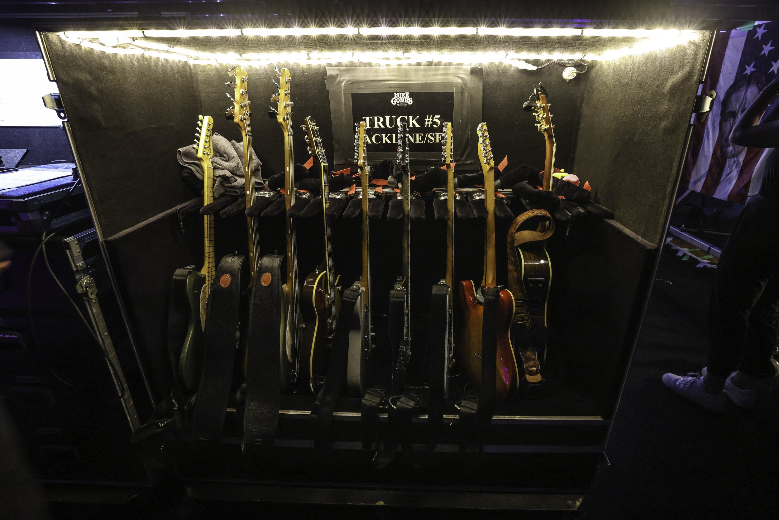 Luke Combs Stage 07.jpg