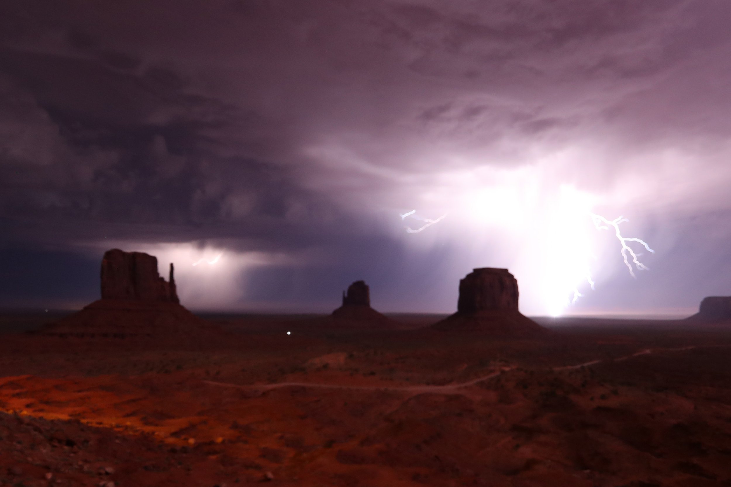 17 Monument Valley Lighting 10.jpg