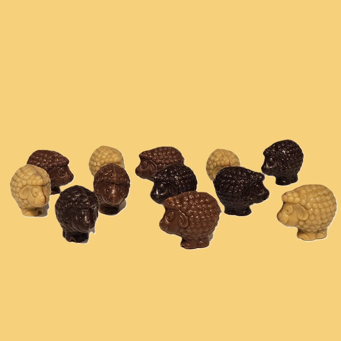 Petits moutons de Pâques _ (fourrés praliné Amande)