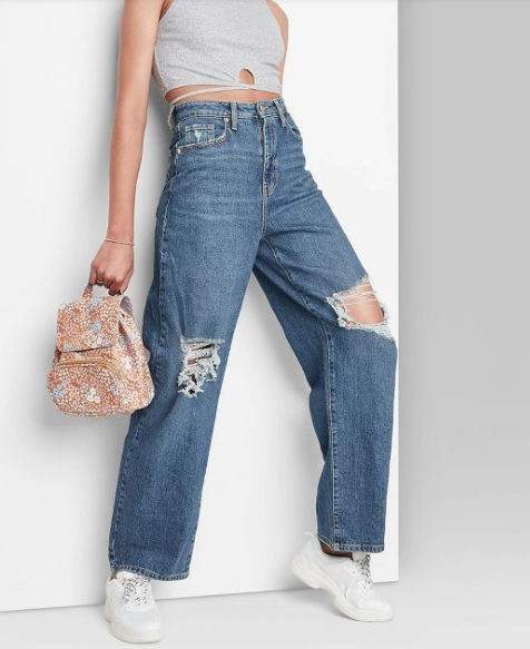 Bringing in the Dramatic with this Baggy Jean and Plus Size