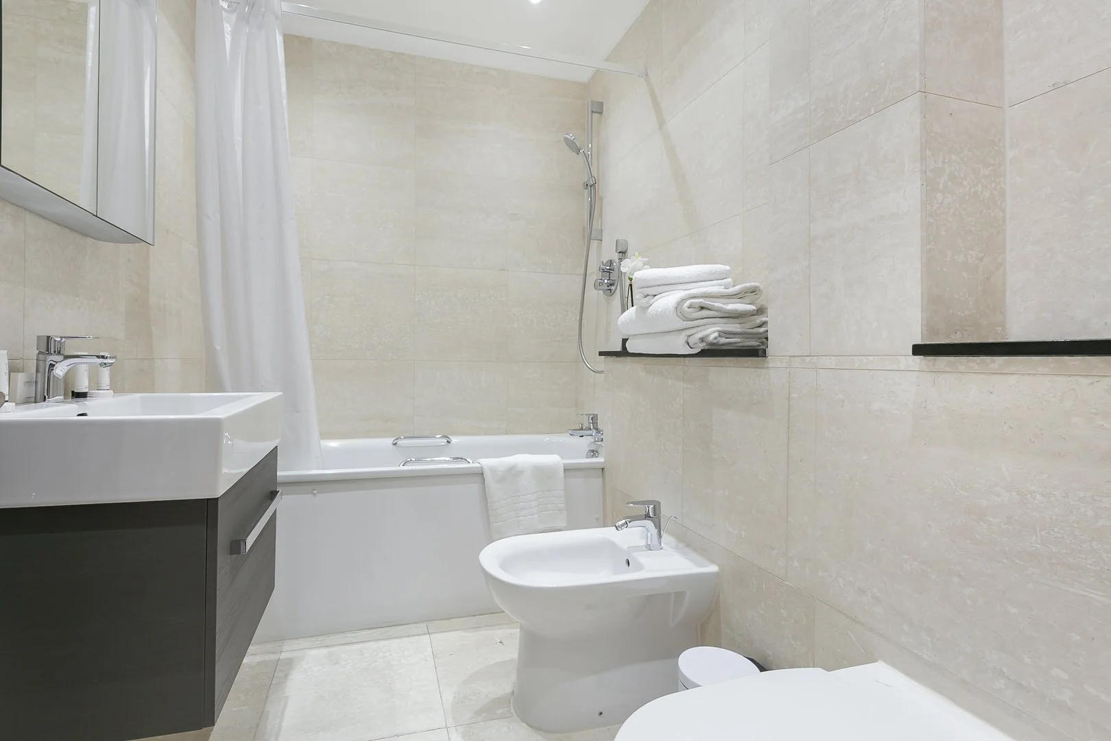 cleveland-square-3bed-13.jpg
