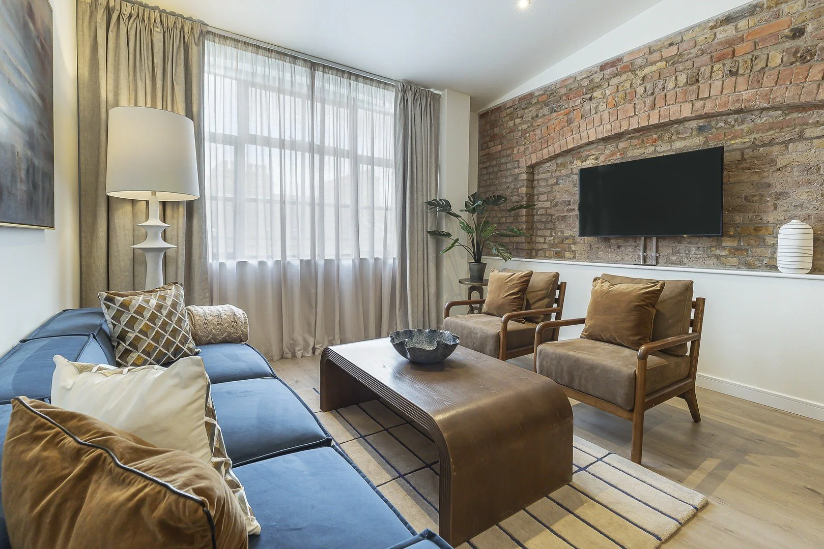 whitecross-collection-2bed-5.jpg