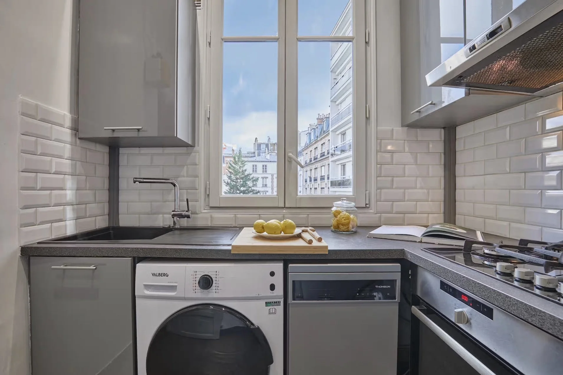 the-neuilly-suites-2 bed-4.jpeg