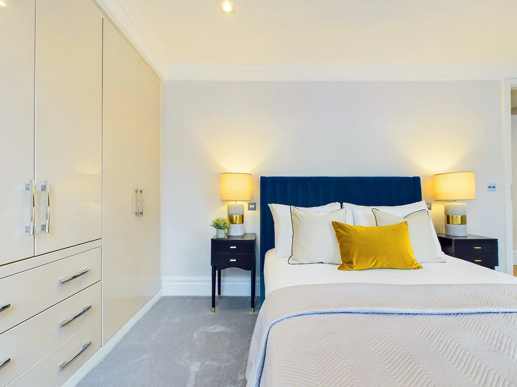 globe-yard-suites-2 bed-4.jpg