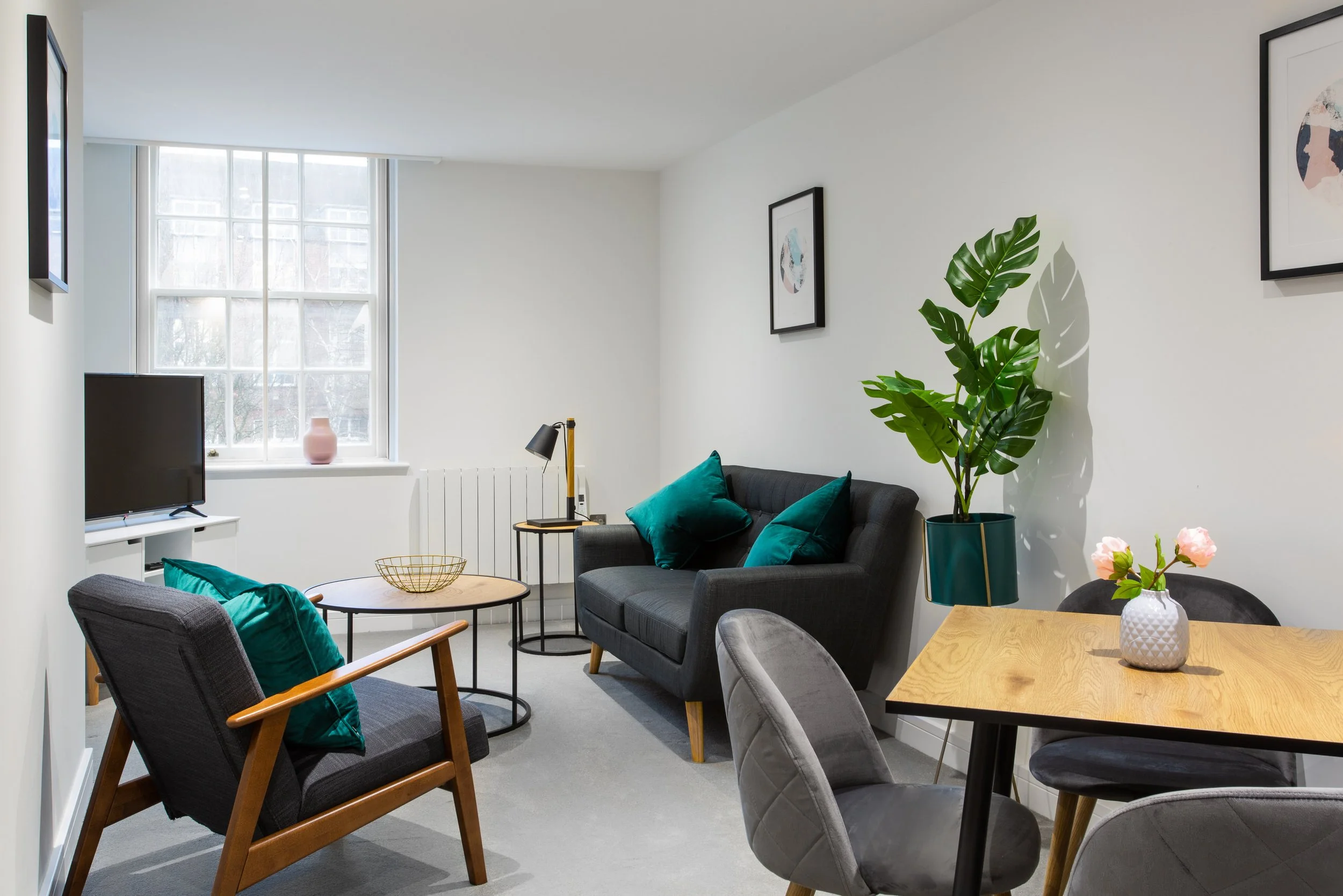 Queen's Park Apartments 2 Bed (5).jpg