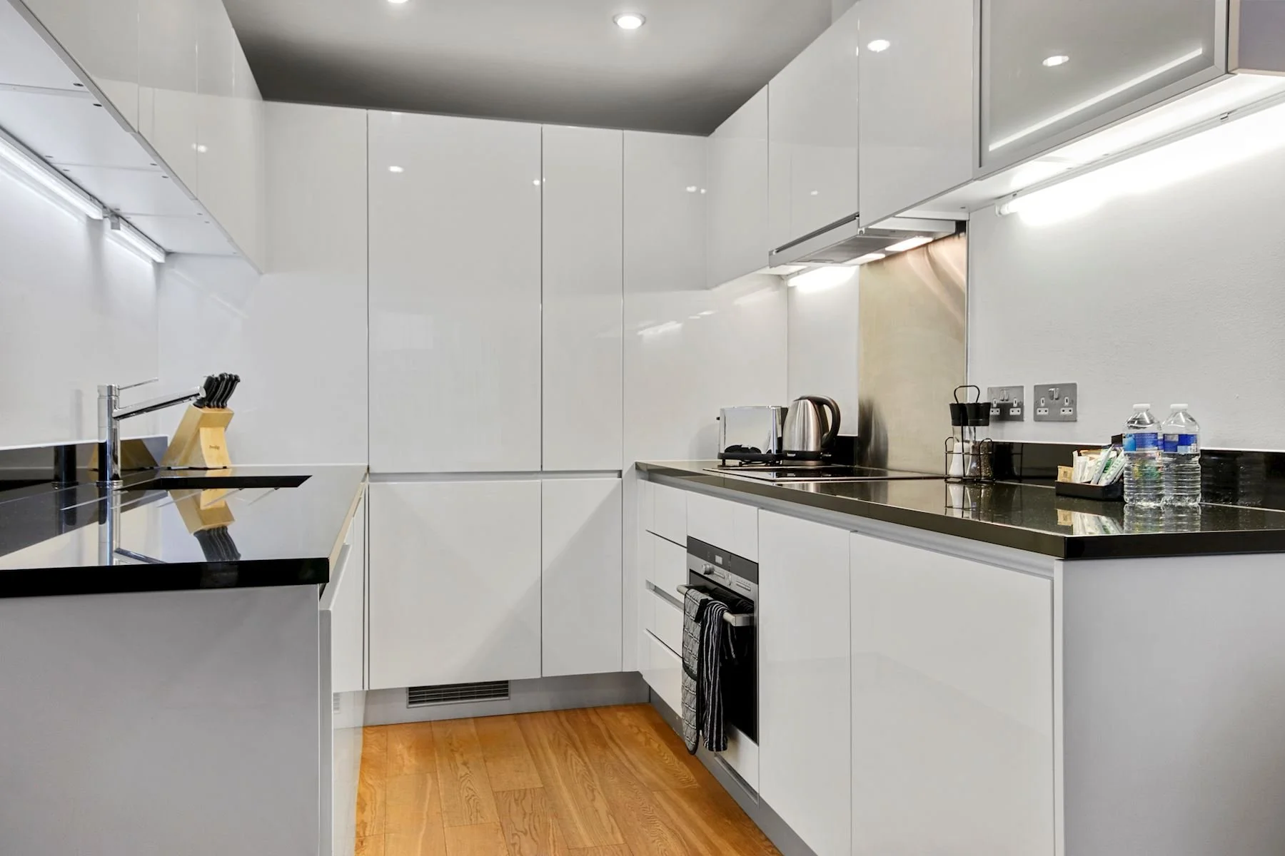 farringdon-yard-2 bed -4.JPG