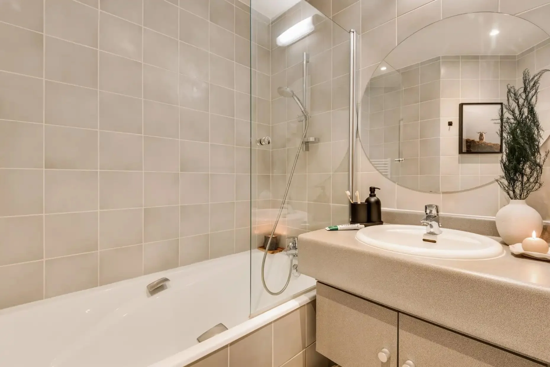 Tronchet-Apartments-1bed-7.jpeg