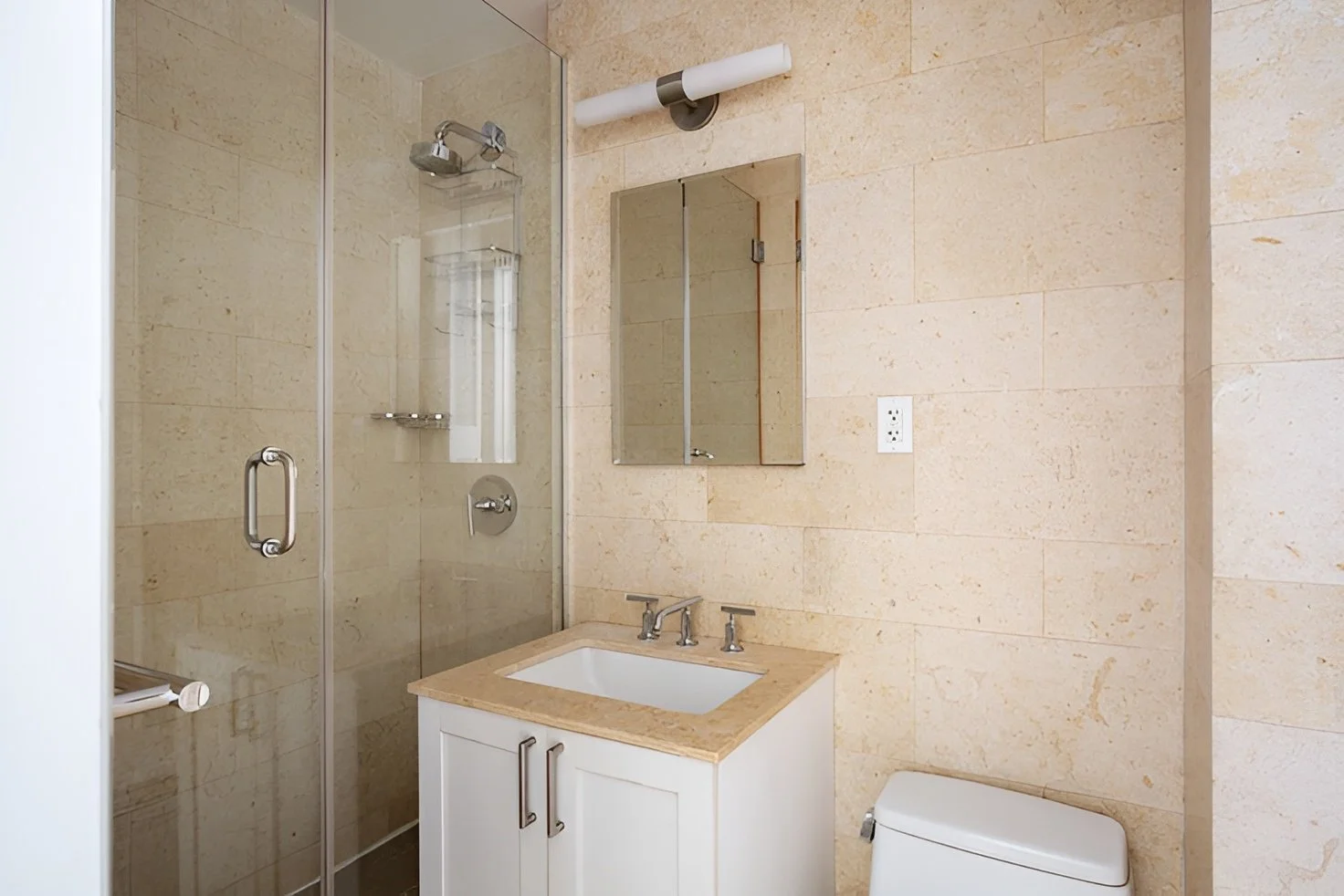 the-lincoln-gem-2 bed-9.jpg