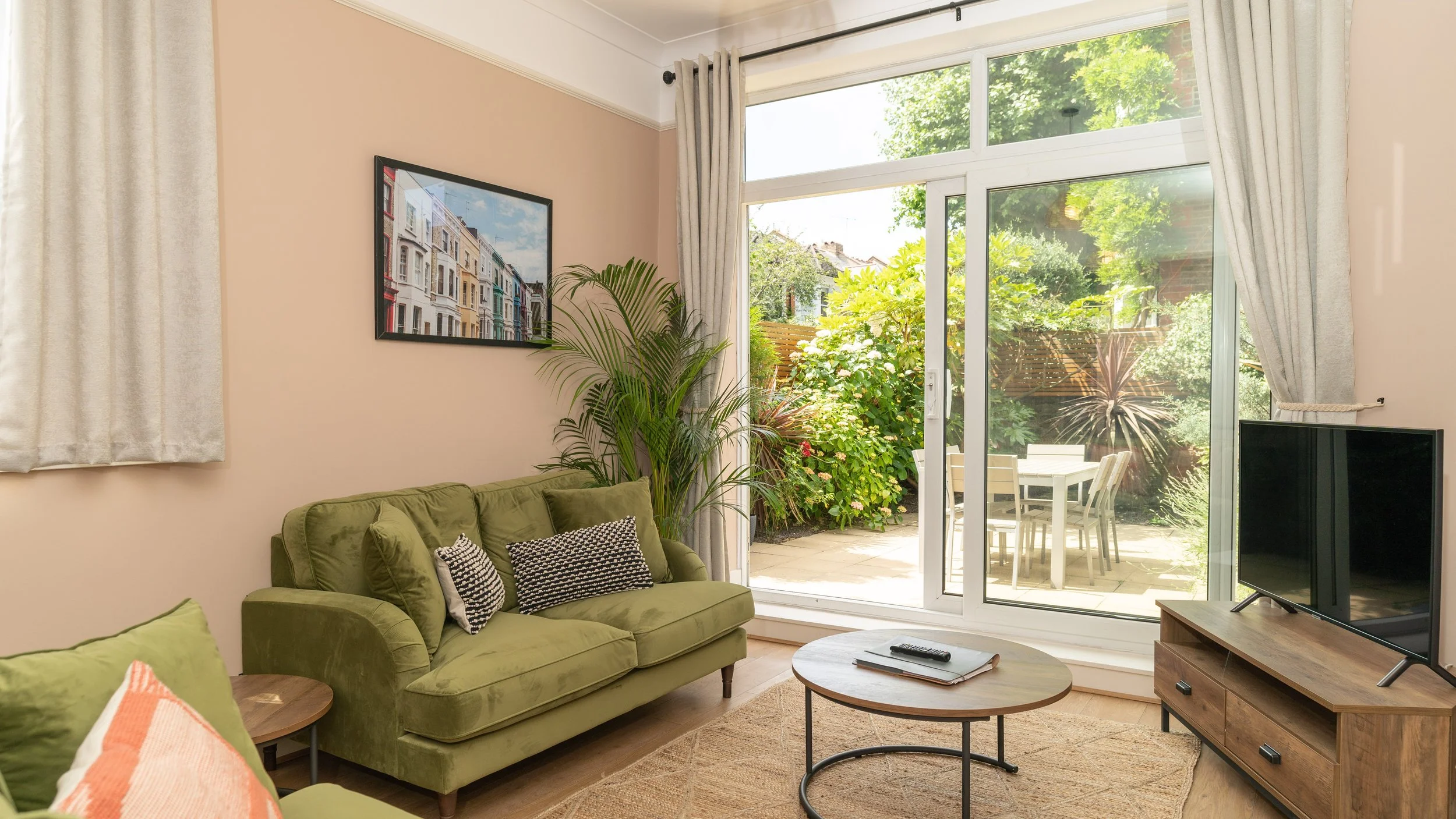 The Grove Apartments 2 Bed Apartment with Garden (1).jpg