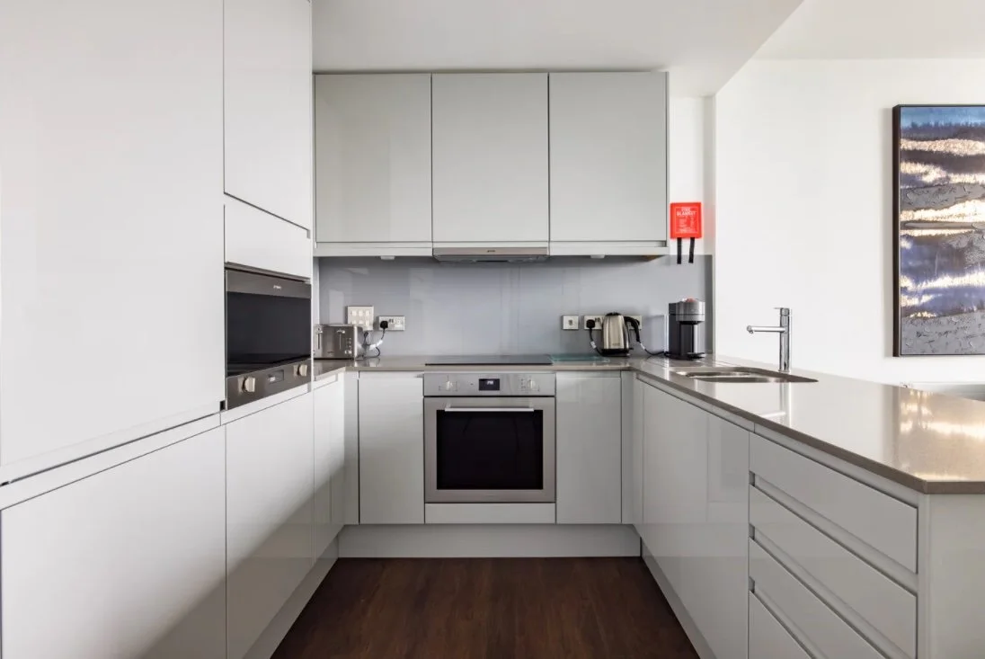lightermans-suites-1bed-deluxe-4.jpeg