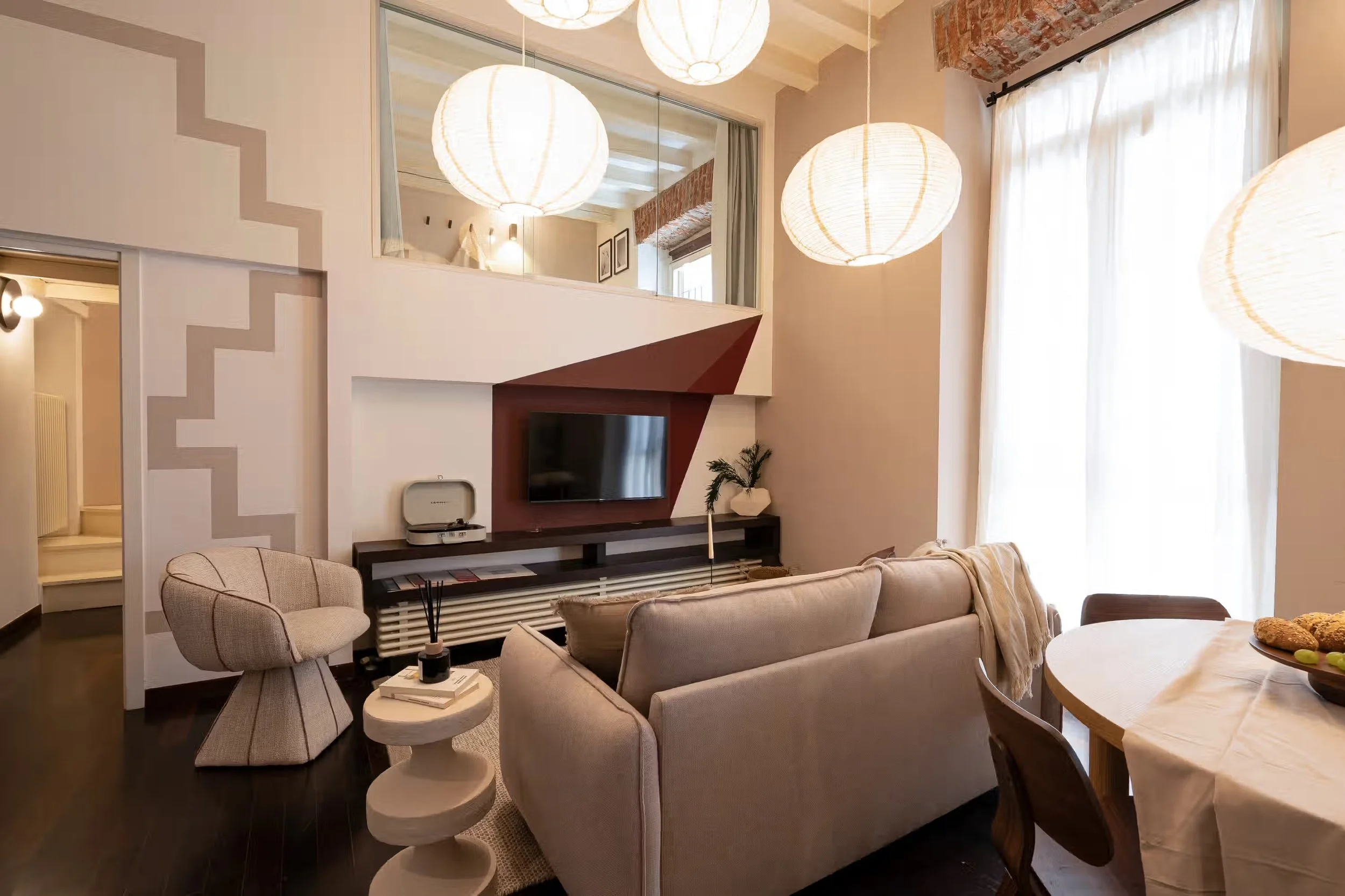 the-romana-gem-2 bed-8.jpeg