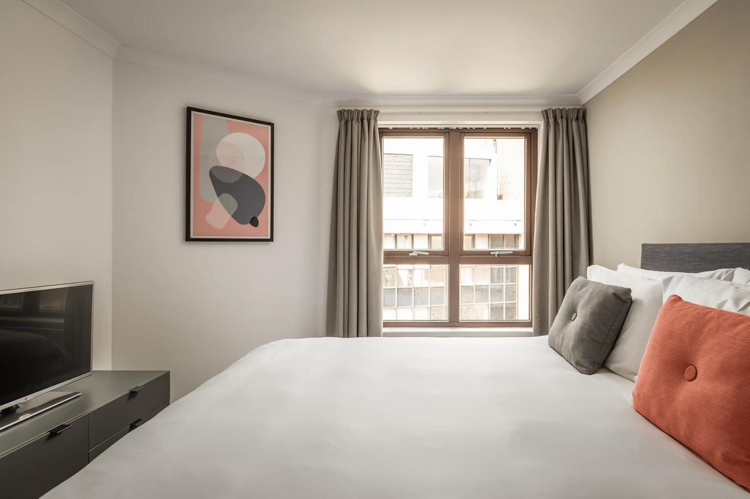 Holland Park Apartments 1 Bed Deluxe (2)-min.png