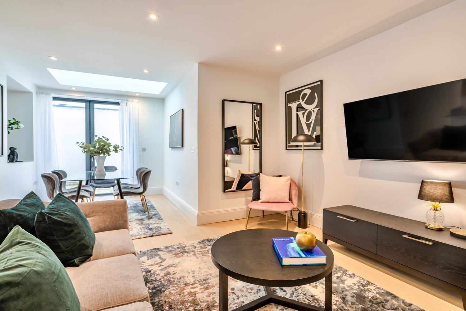 2. The Lincoln’s Inn Collection 2 Bed No- 2 (10).jpg