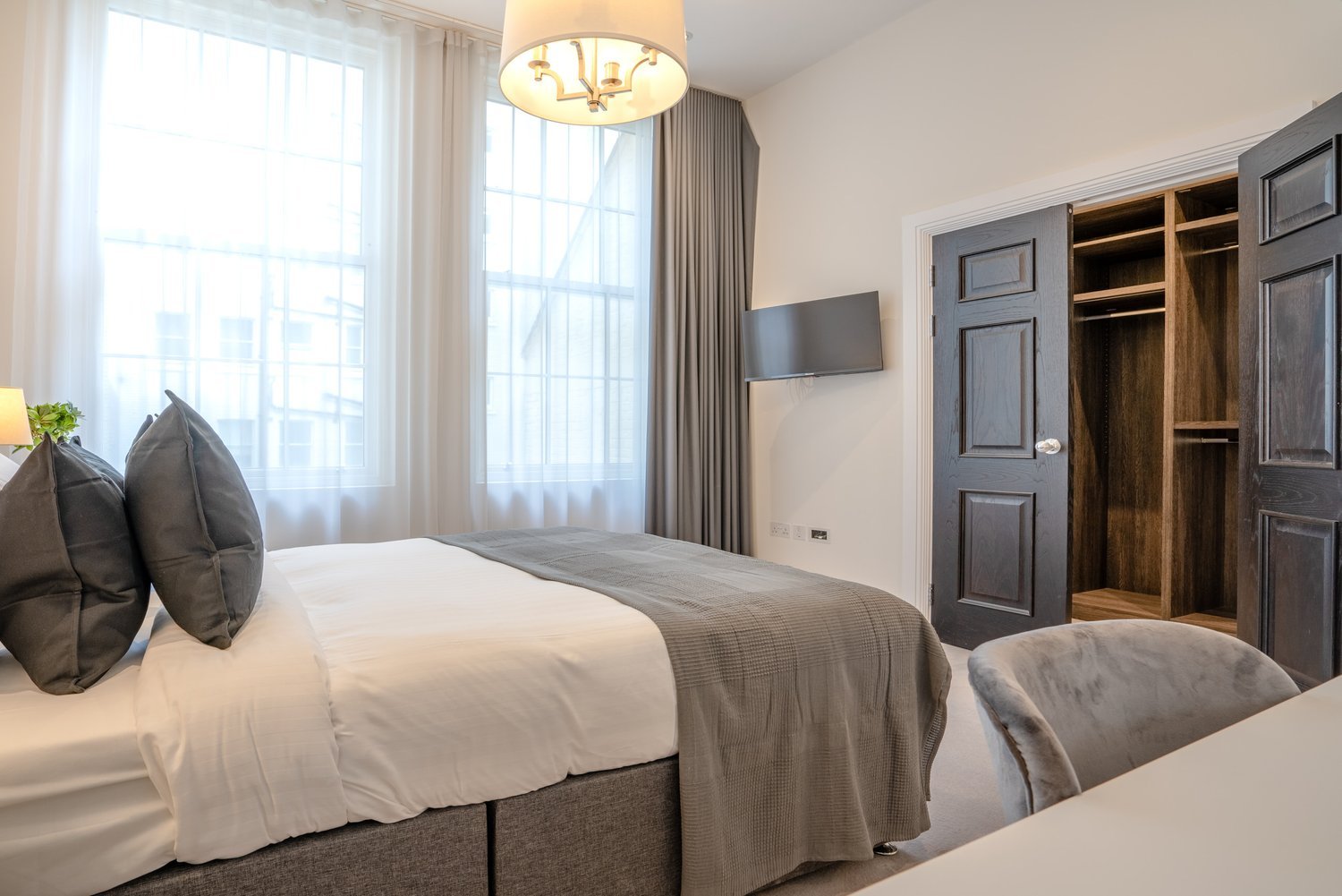 The Lincoln’s Inn Collection 2 Bed No- 7 (11).jpg