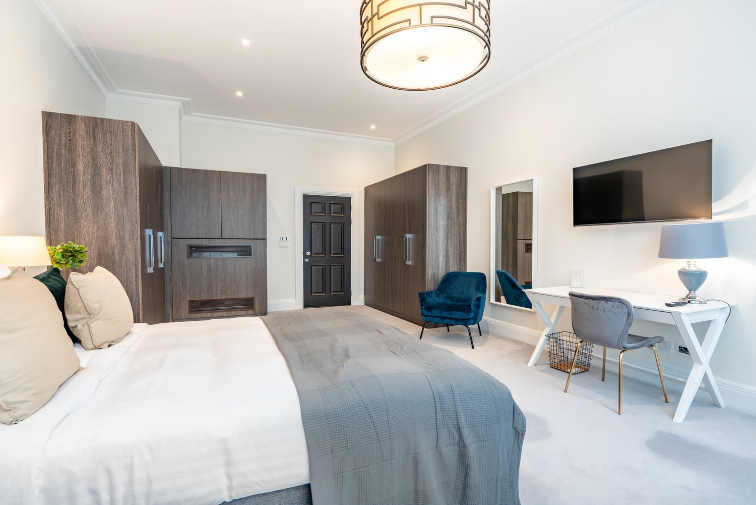 The Lincoln’s Inn Collection 2 Bed No- 7 (14).jpg