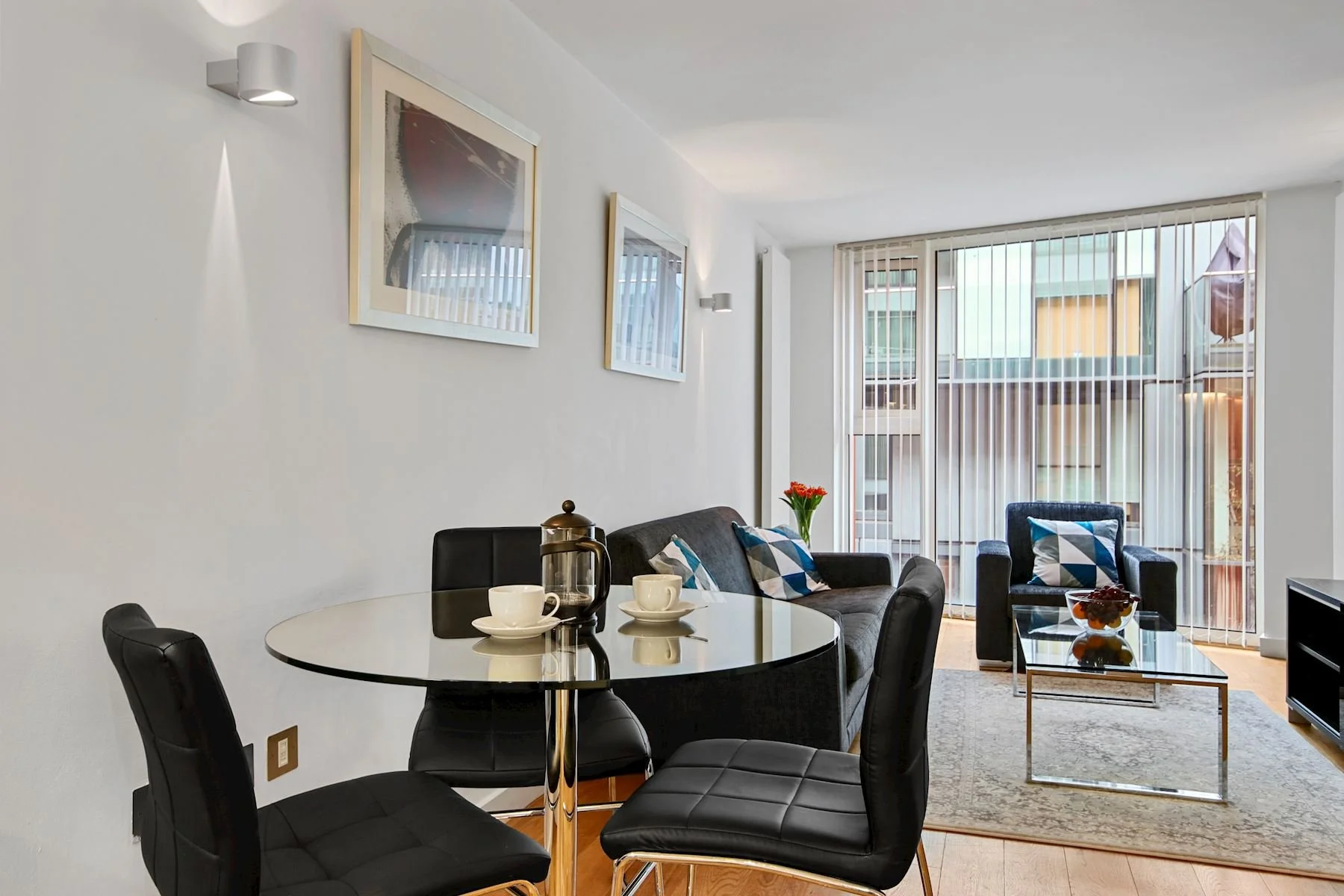 Farringdon Yard Apartments 2 Bed Apartment (5).JPG