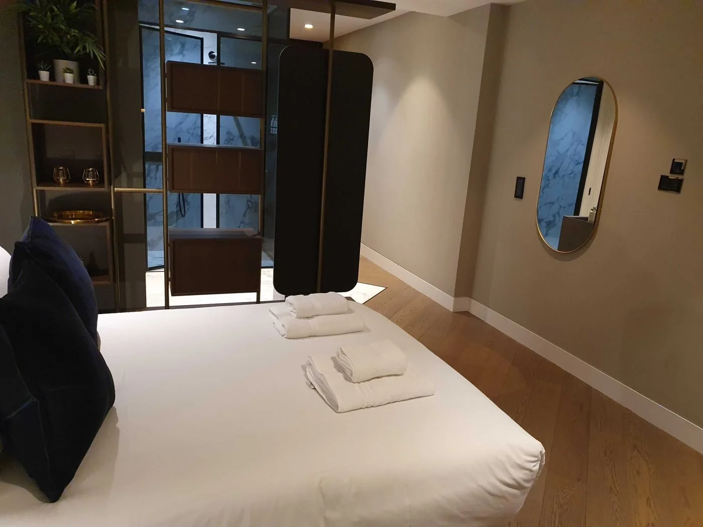 Soho Grand Mews Luxury 2 Bed (2).jpg