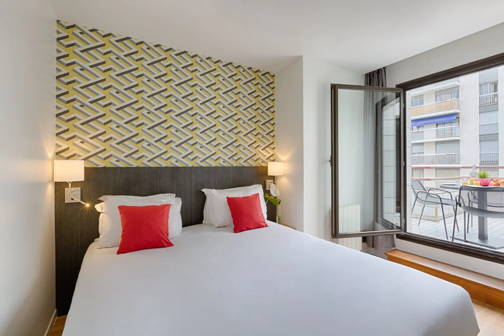Monsieur-Gustave-Suites-1bed-3.jpg