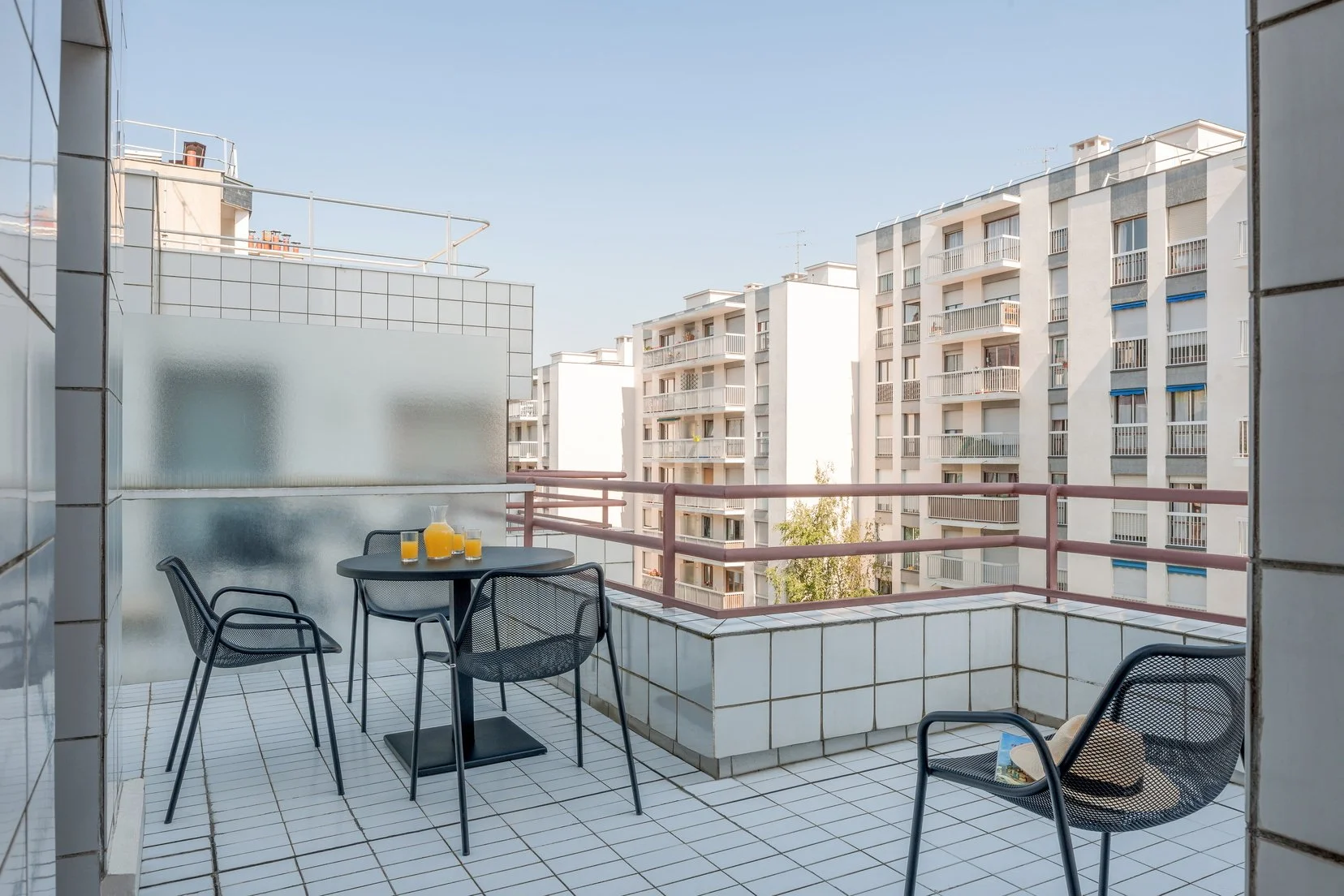 Monsieur-Gustave-Suites-1bed-5.jpg