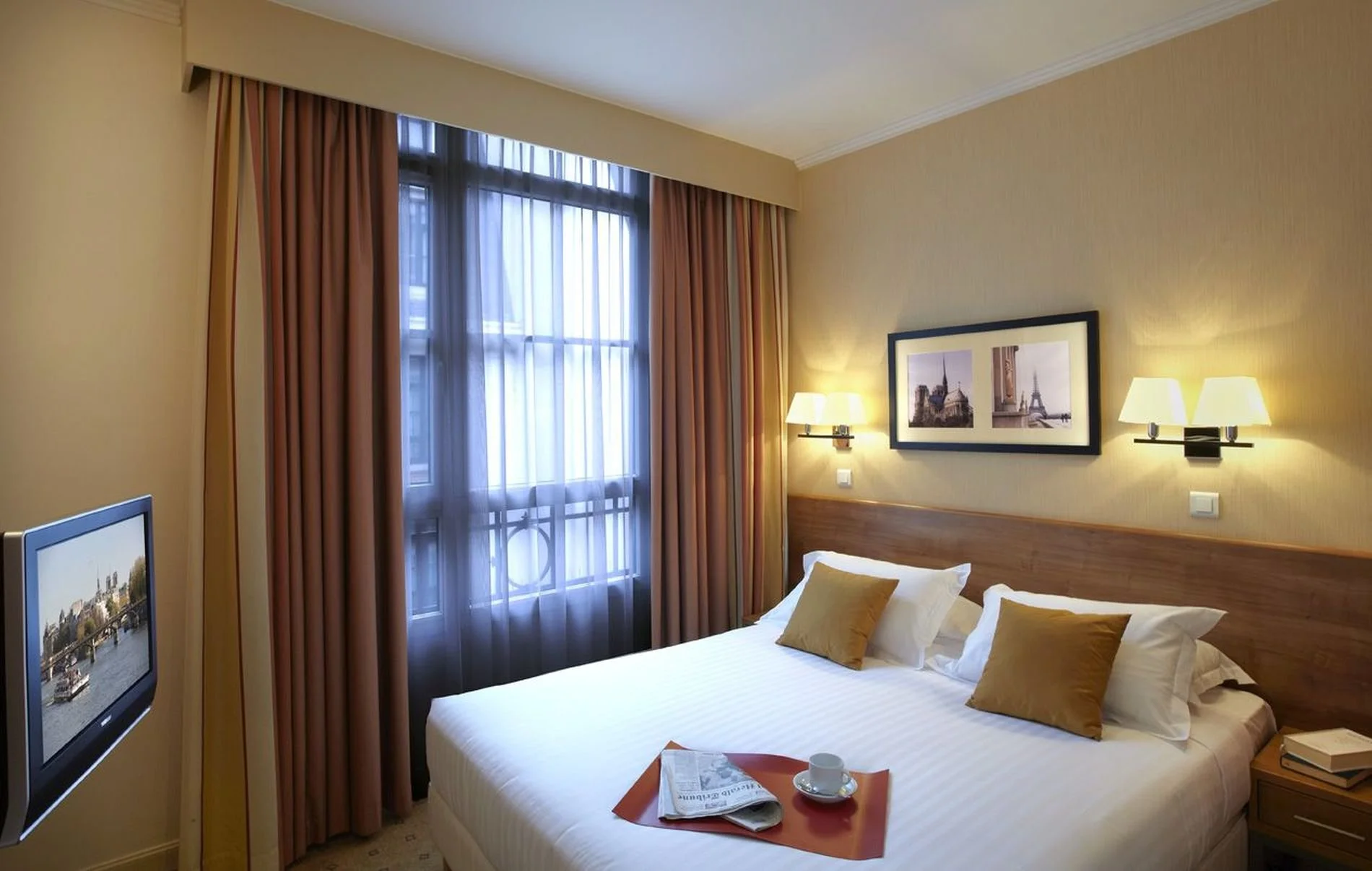 notre-dame-studios-1-bed-2.jpg