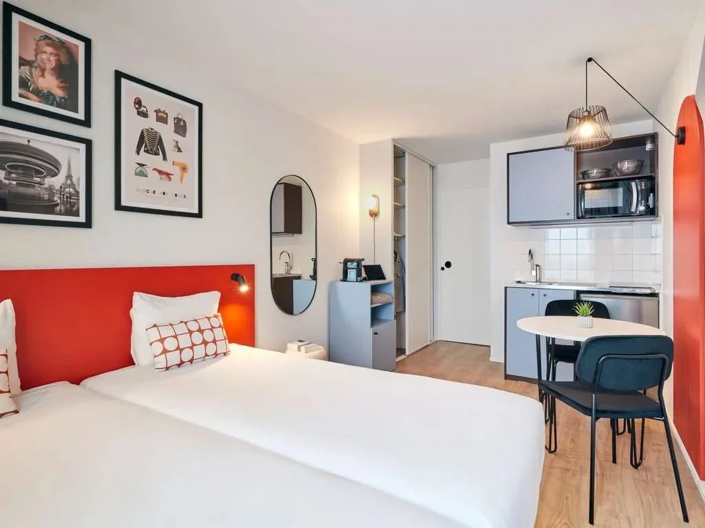 bleuzen-suites-studio-4.jpeg