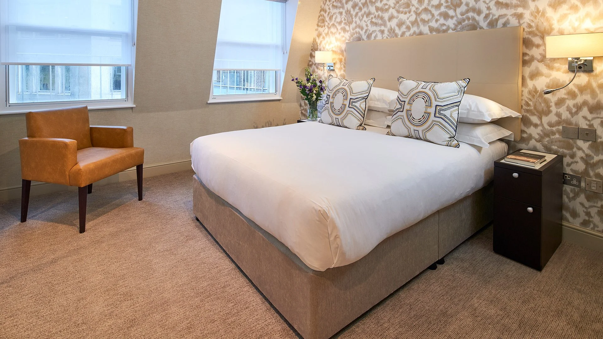 mansion-house-2bed-deluxe-4.jpg
