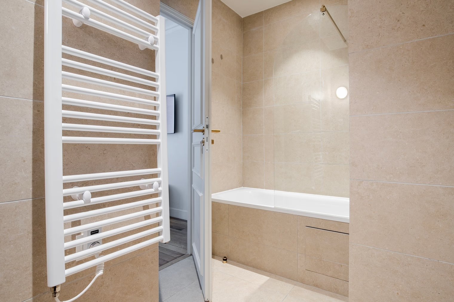 regis-suites-3bed-3.jpeg