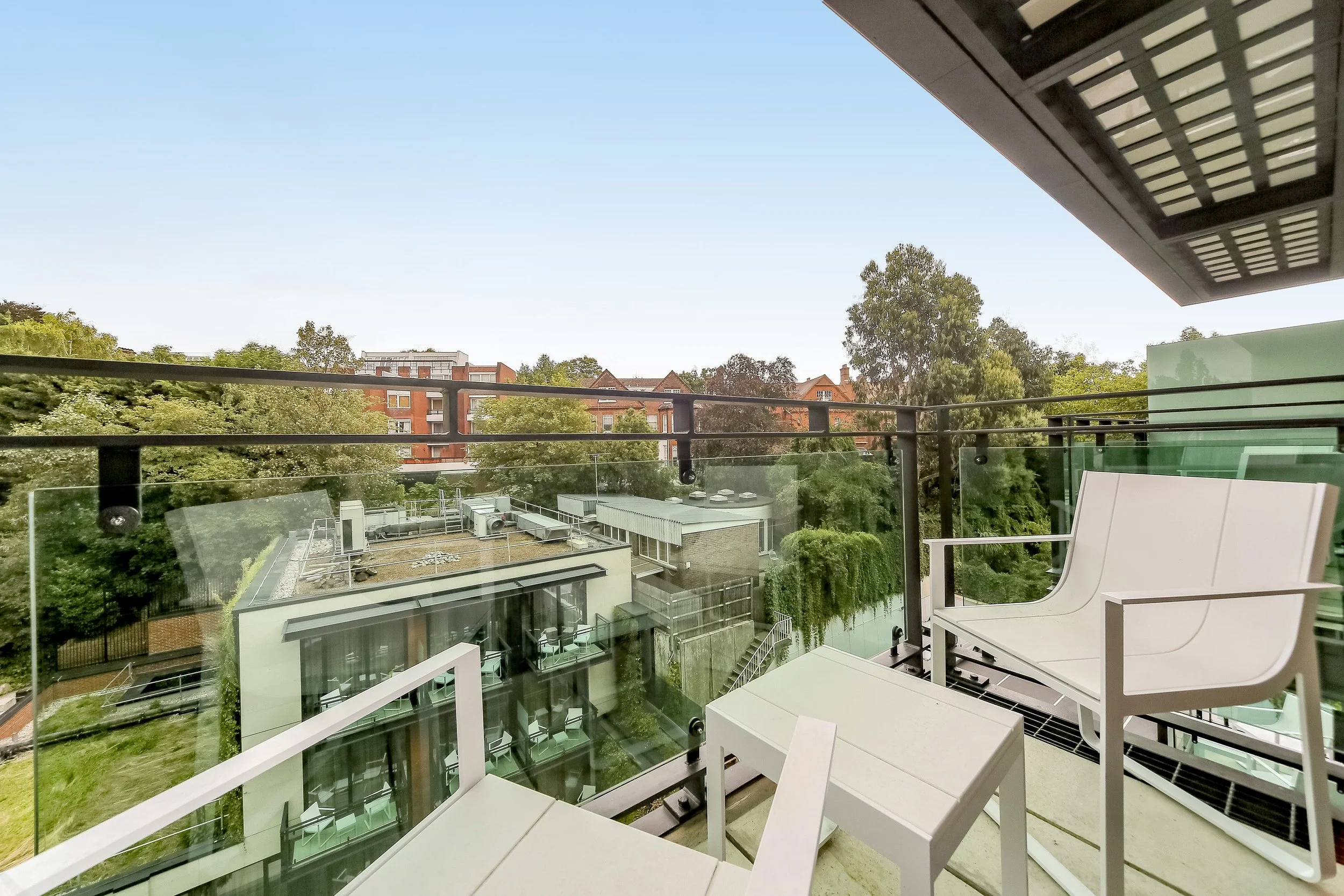 finchley-rd-heights-studio-premium-7.jpeg