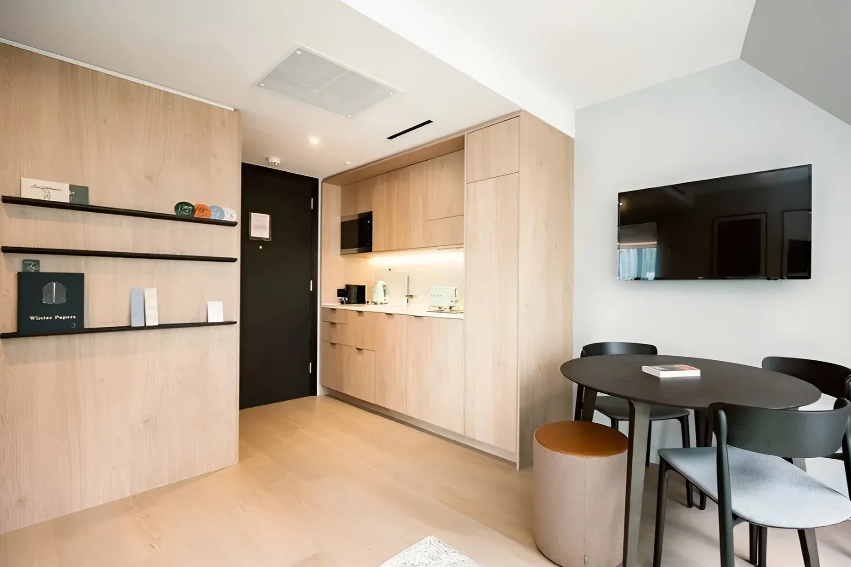amoreiras-views-apartments-deluxe-studio-1.jpg