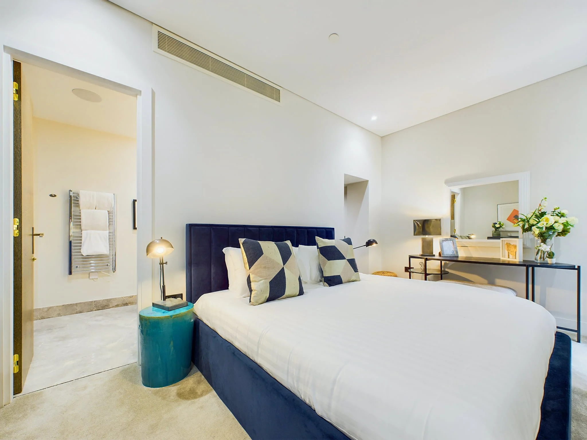 pinks-mews-2bed-lower-11.jpg