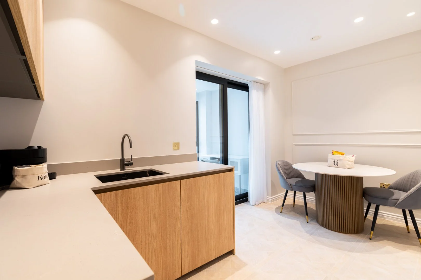 ayres-heights-2bed-deluxe-3.jpg