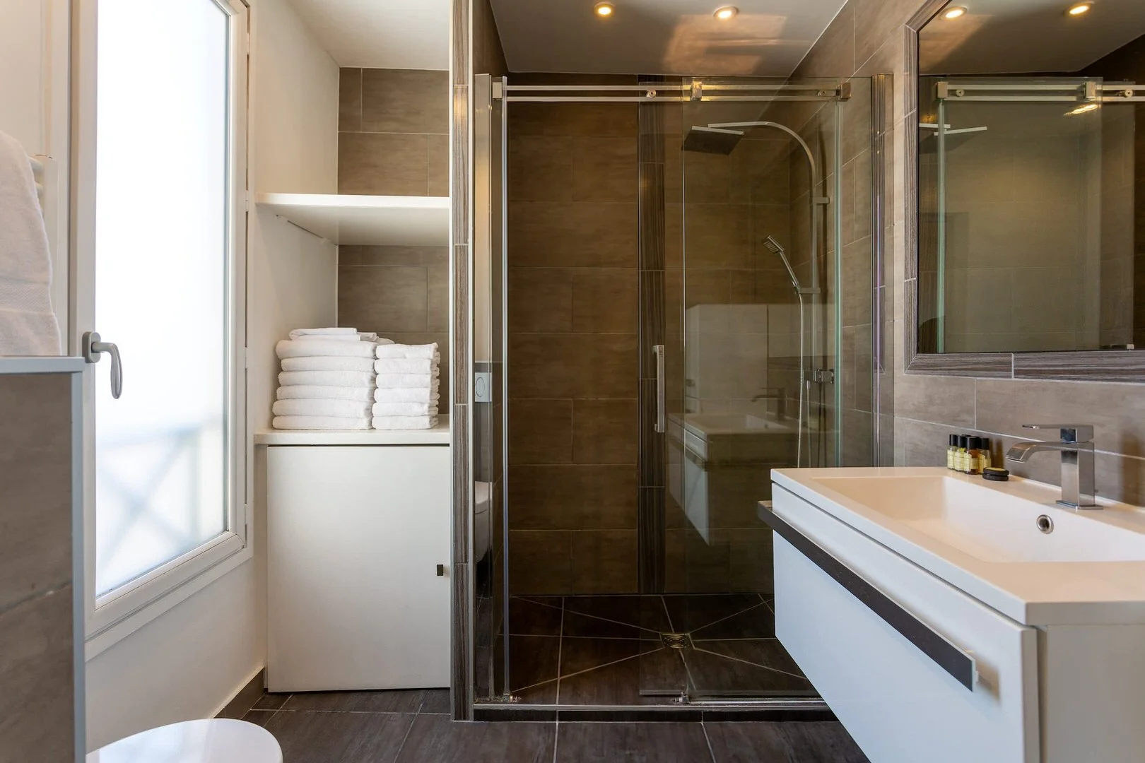 perronet-residences-2bed-4.jpg