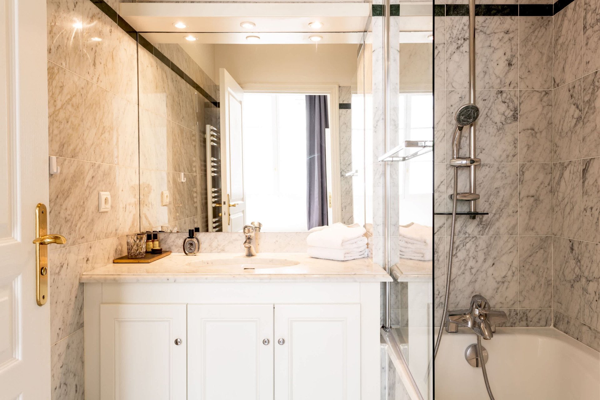 residence-vignon-1bed-deluxe-3.jpg
