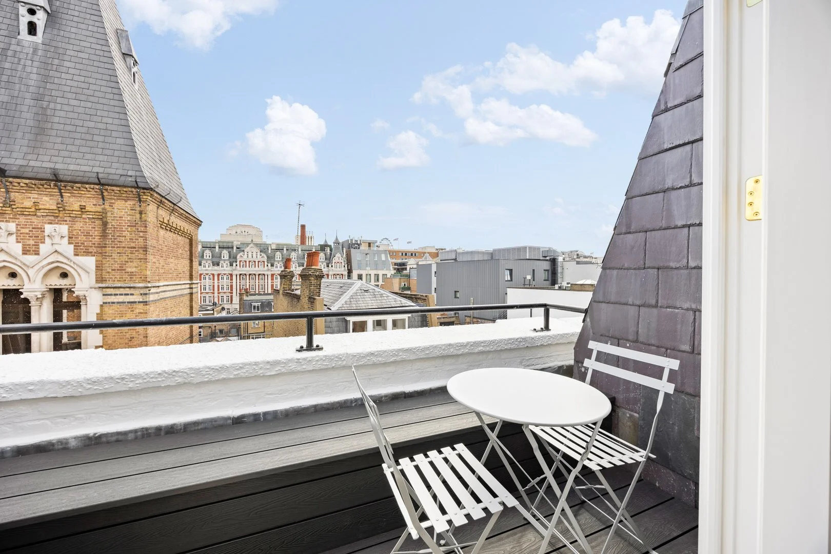 theatre-view-residences-1bed-deluxe-3.jpg