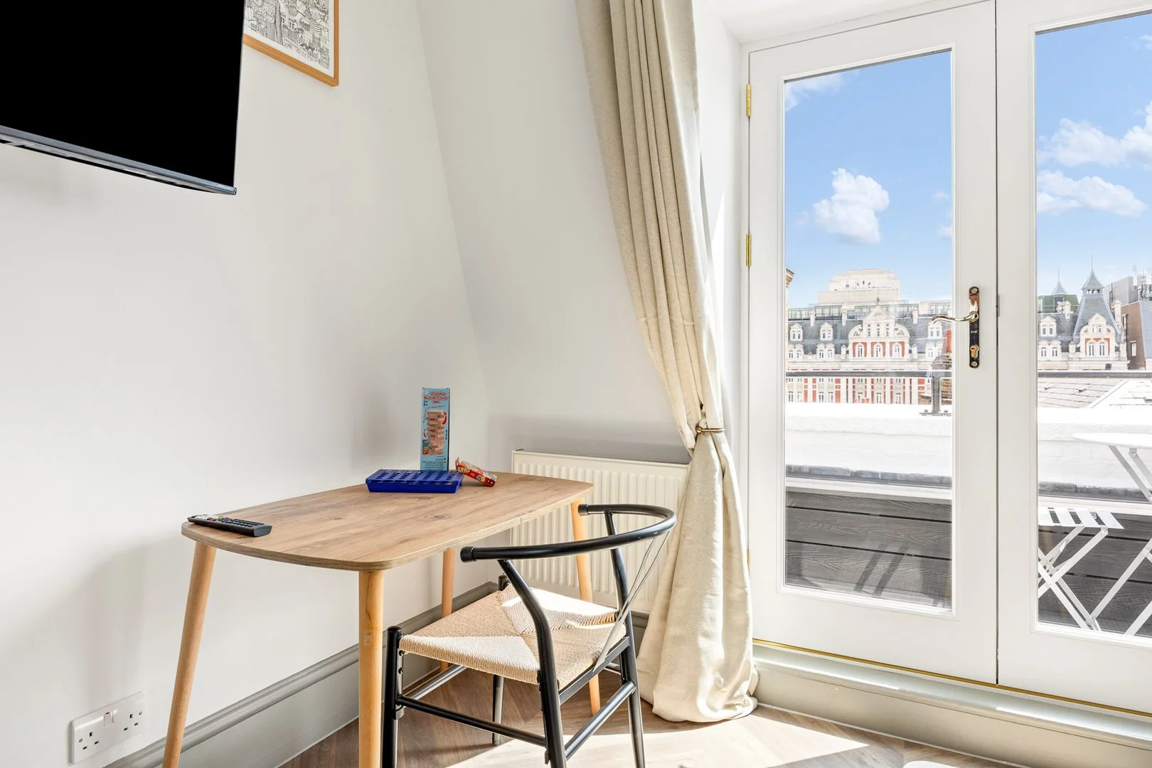 theatre-view-residences-2bed-deluxe-6.jpg