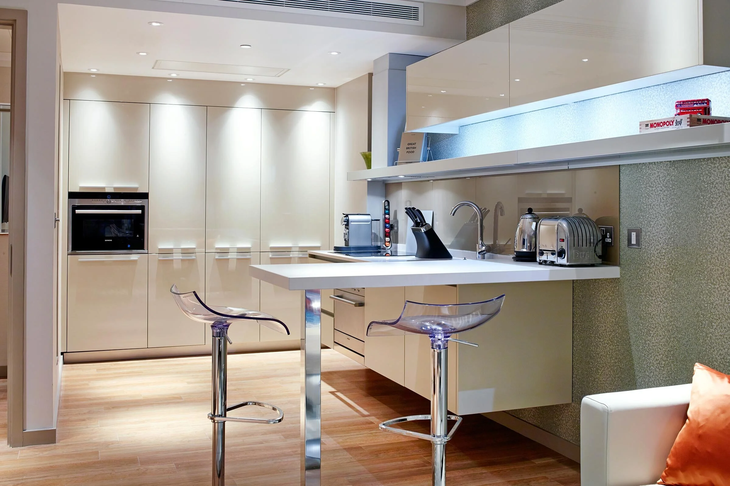 tower-of-london-1bed-2.jpg
