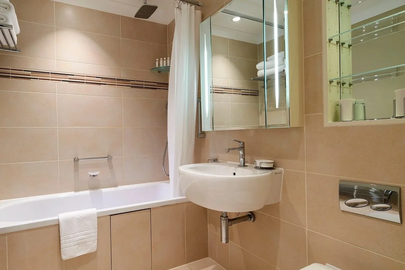 mansion-house-1bed-deluxe-1.jpg