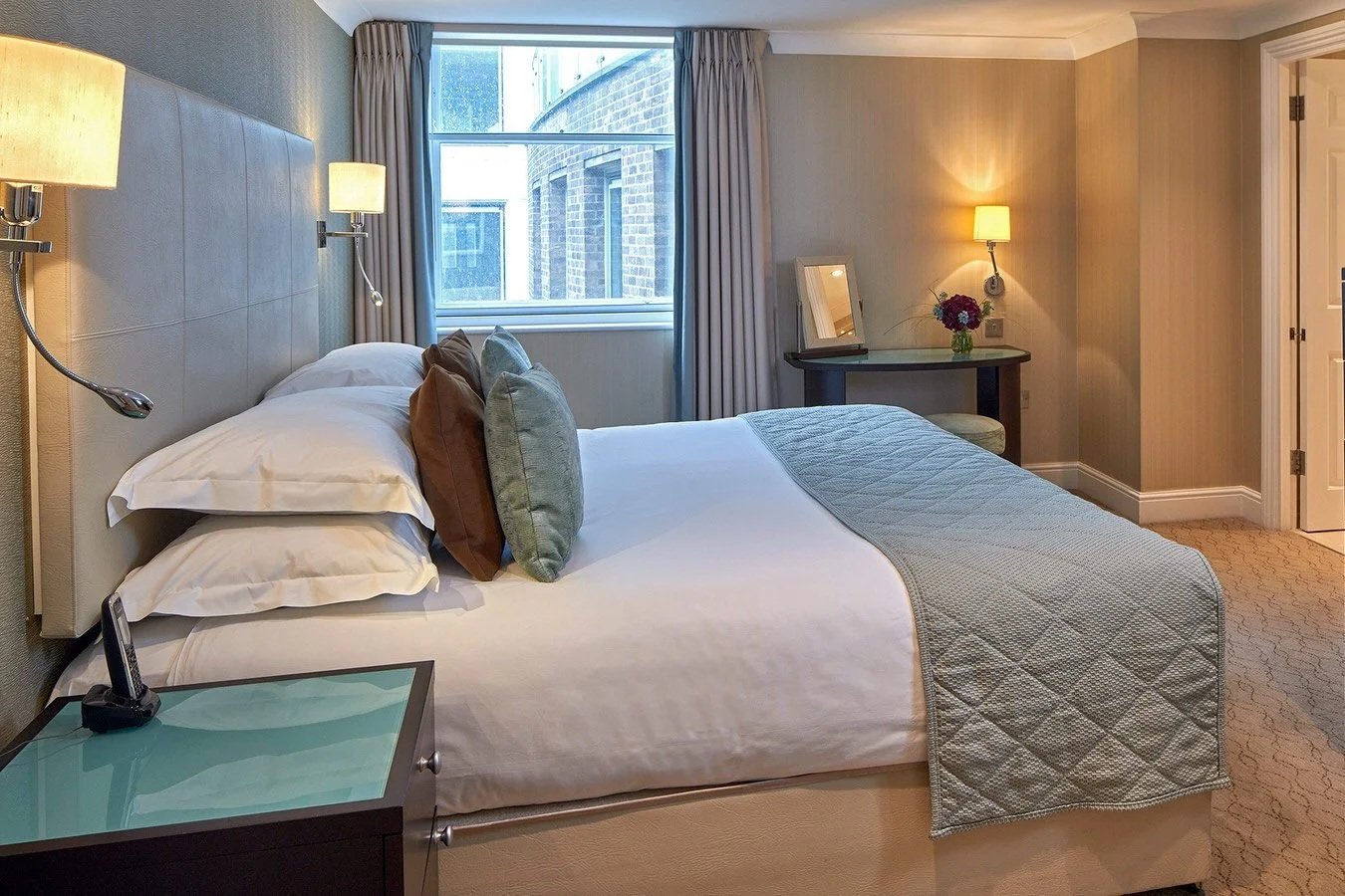 mansion-house-1bed-deluxe-5.jpg