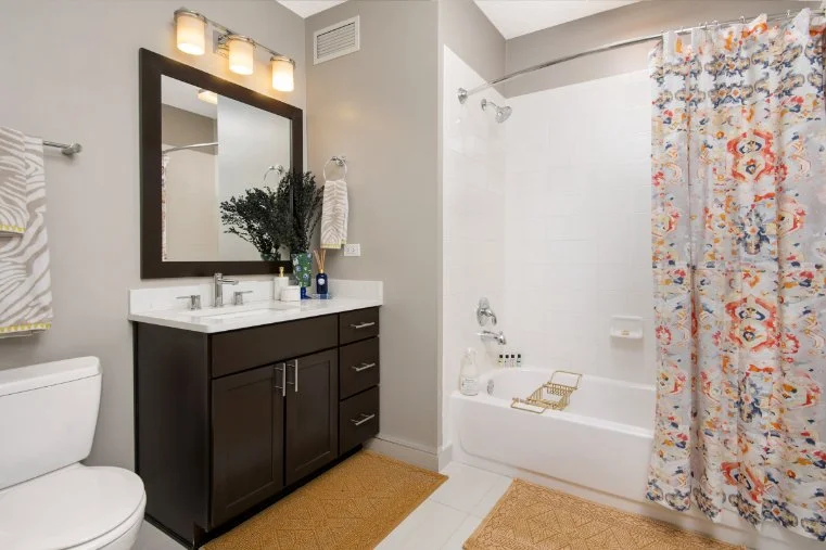 chicago-pier-suites-2 bed-6.jpg
