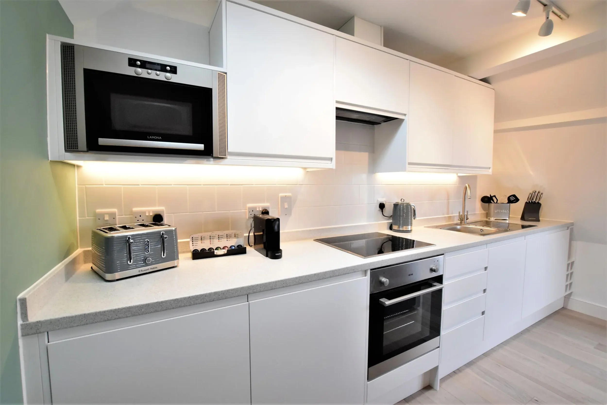 the-meridian-corner-2 bed-6.webp