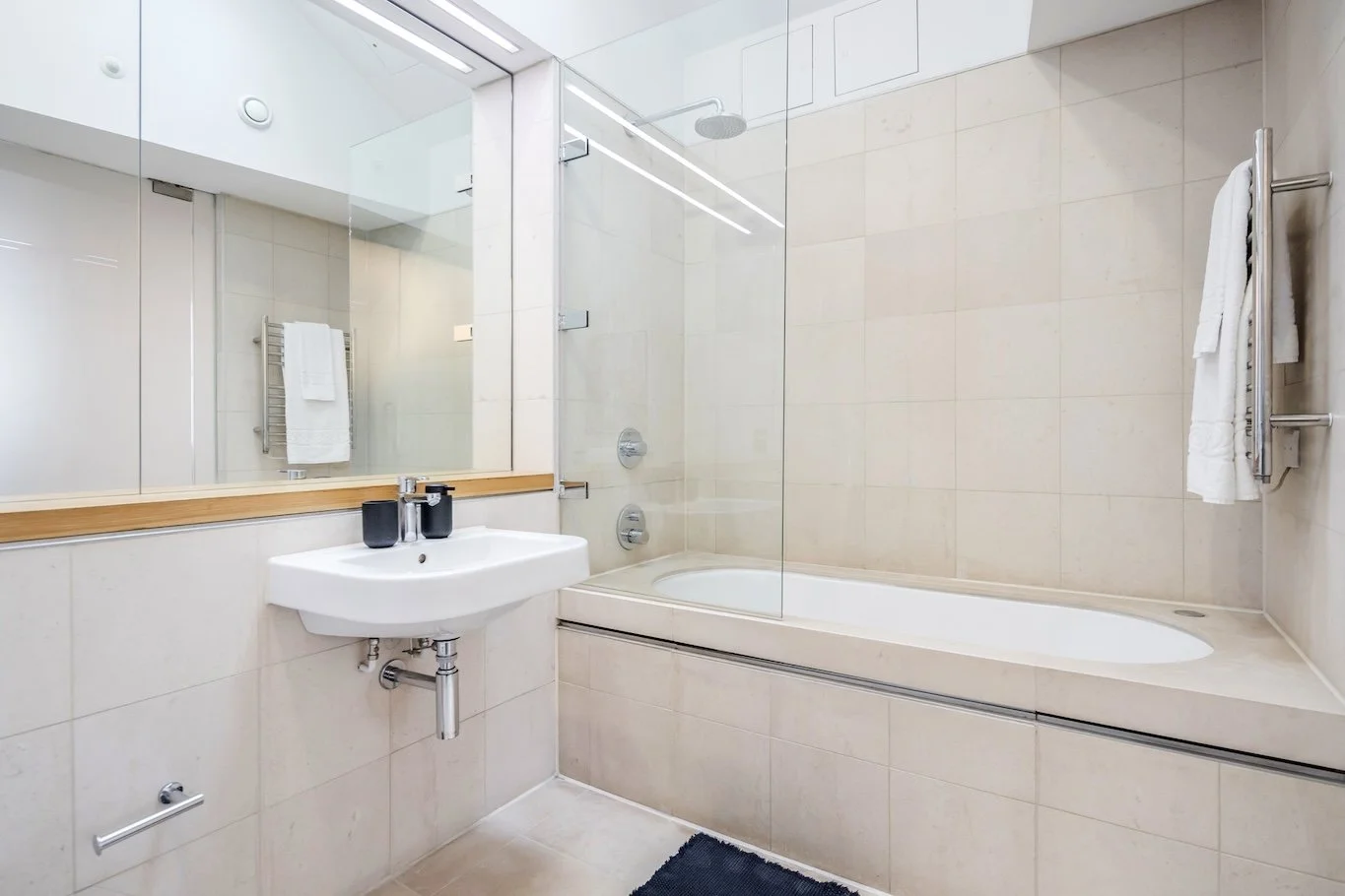 emerald-street-2 bed deluxe -1.jpg