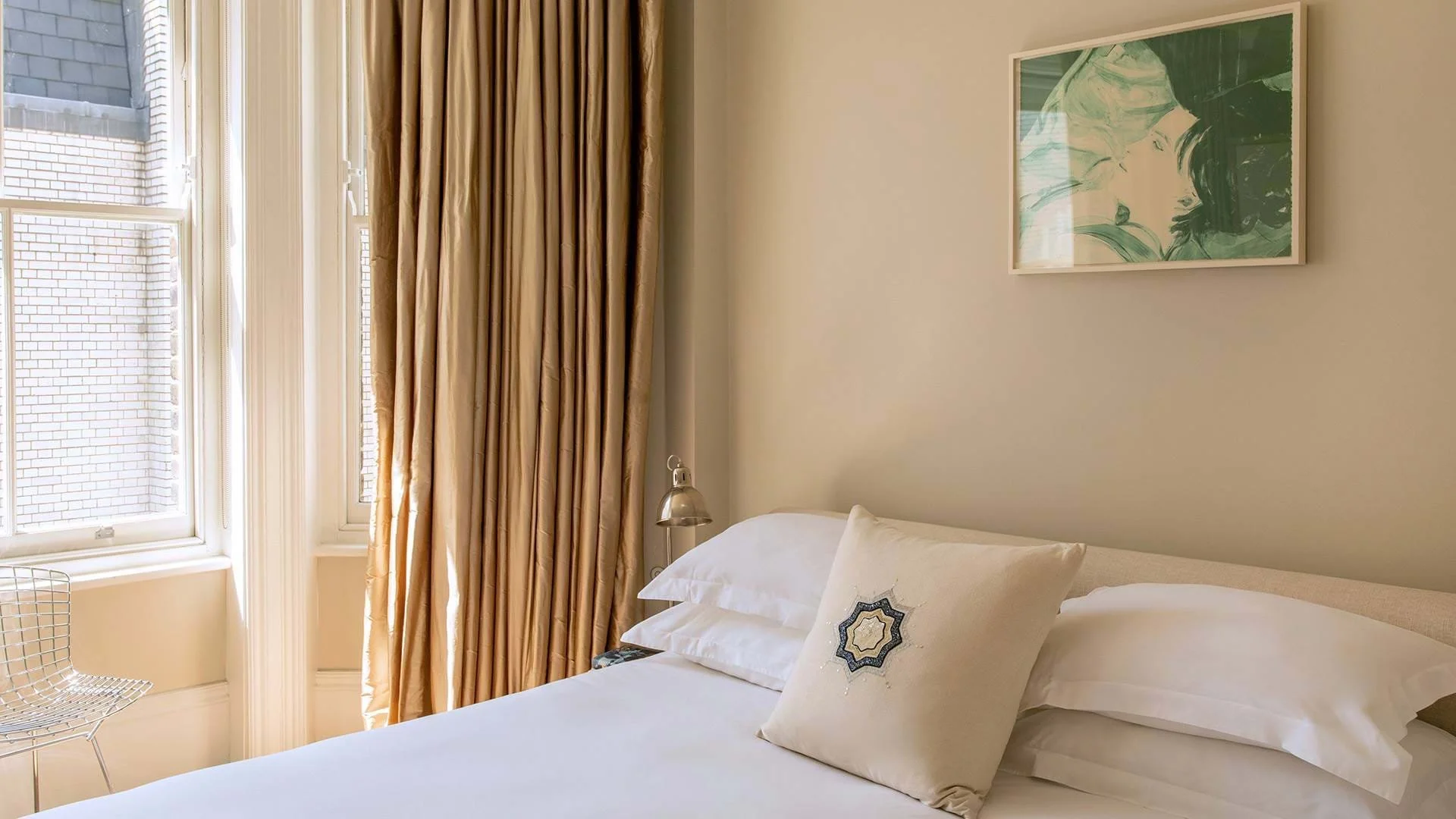 cavendish-square-1bed-deluxe-3.jpg