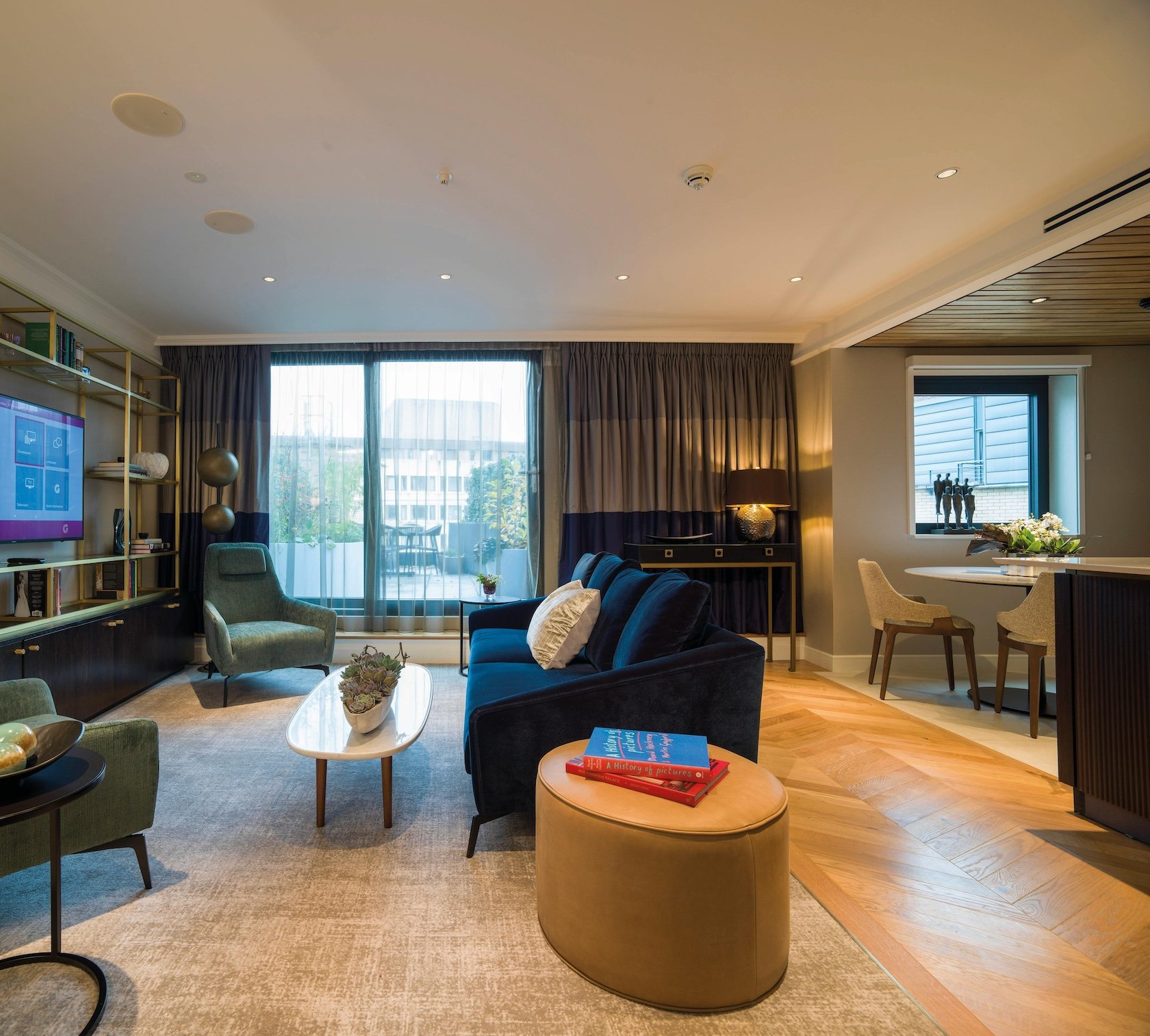 the-buckingham-2 bed deluxe-1.jpg