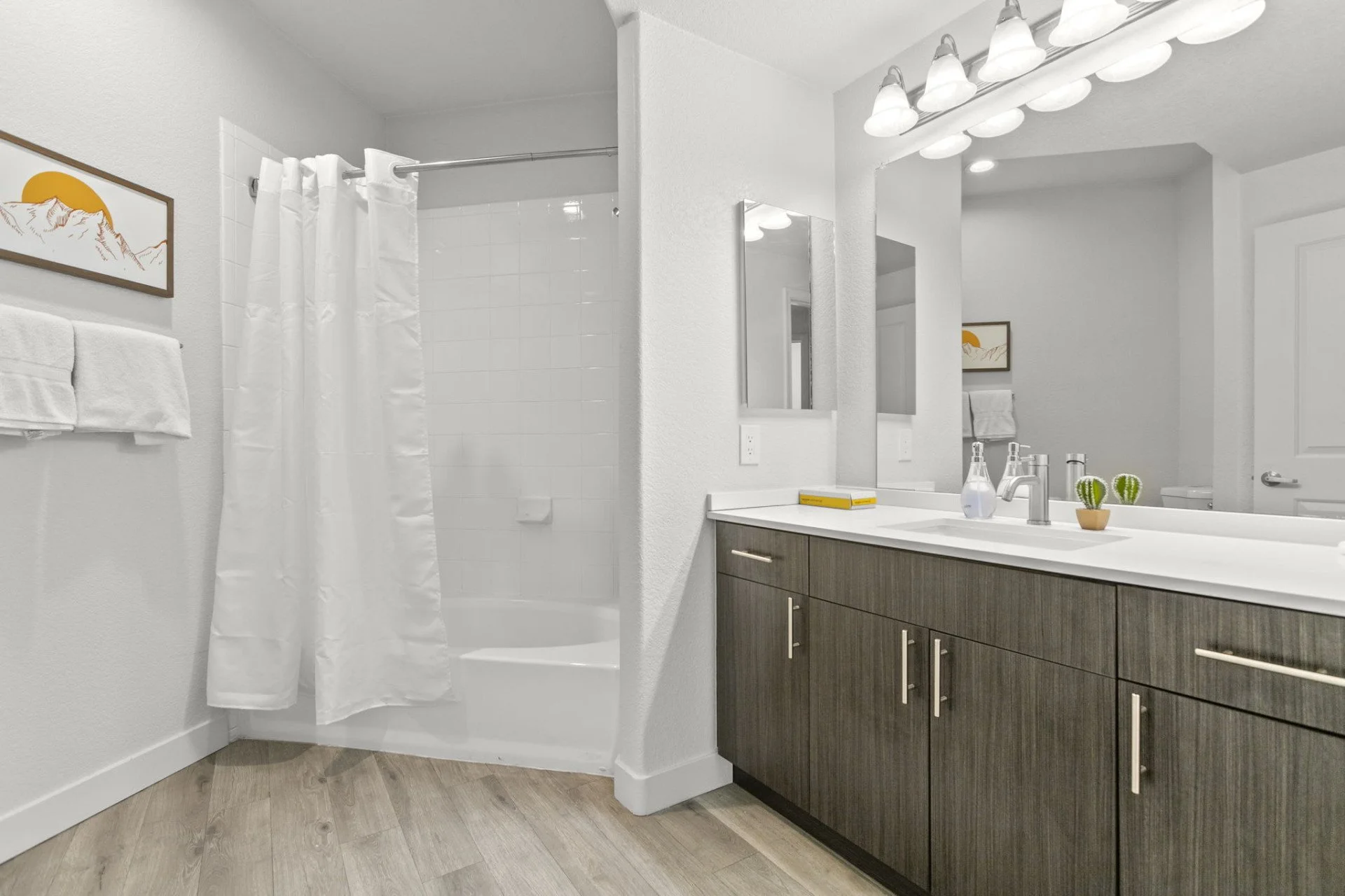 cabela-residences-2 bed2.jpg