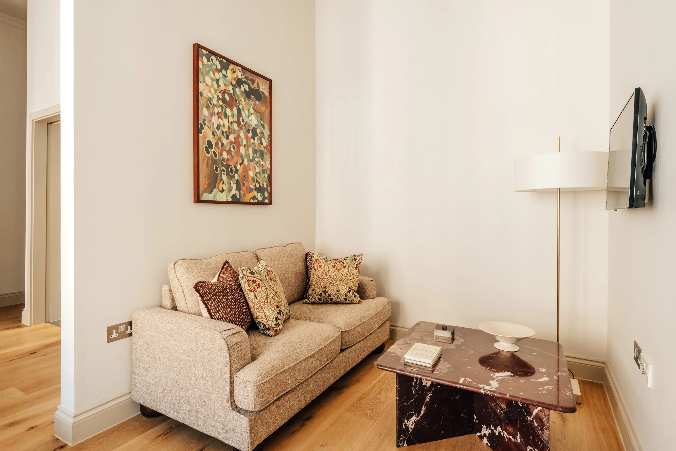 the-kensington-jewel-deluxe studio-4.jpg