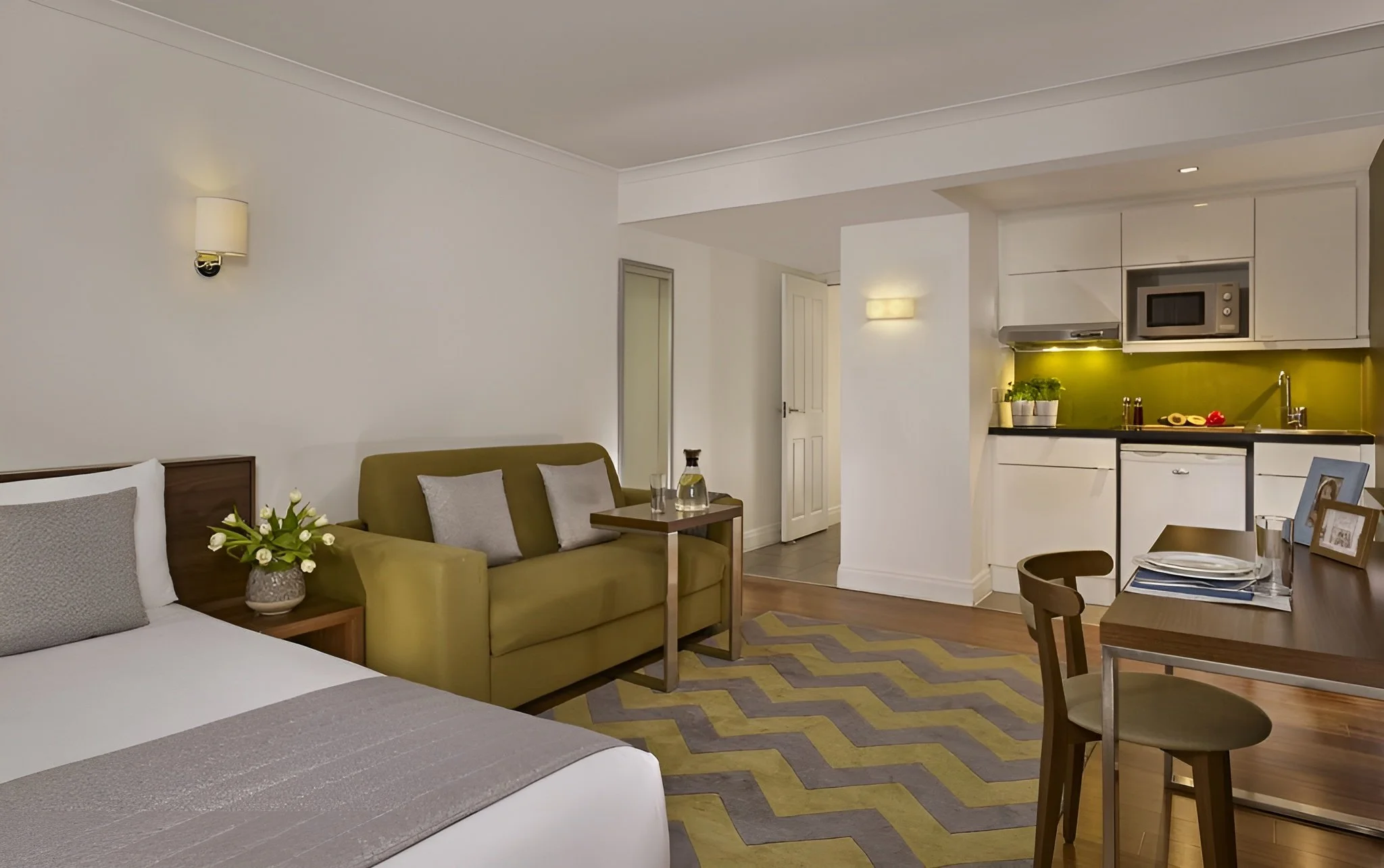 gloucester-road-deluxe - studio- 1.jpeg