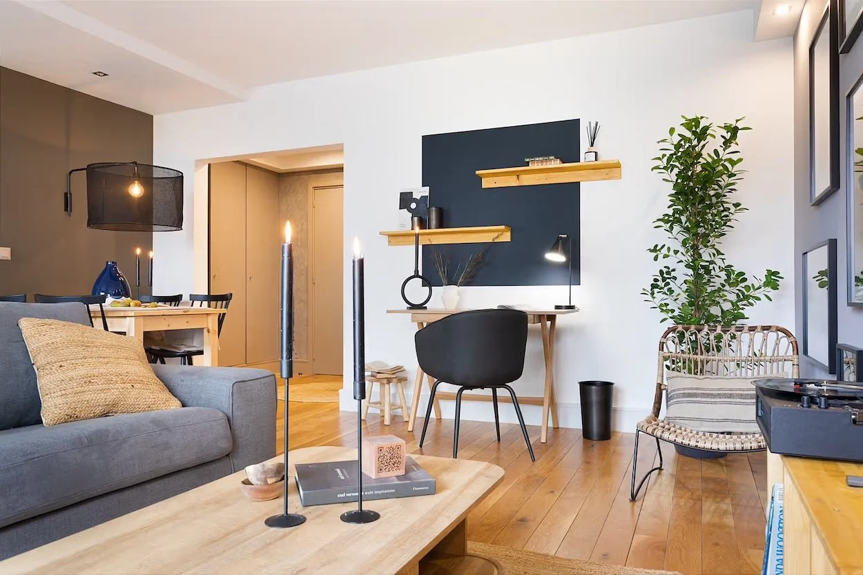 the-montmartre-gem-1 bed-5.jpeg
