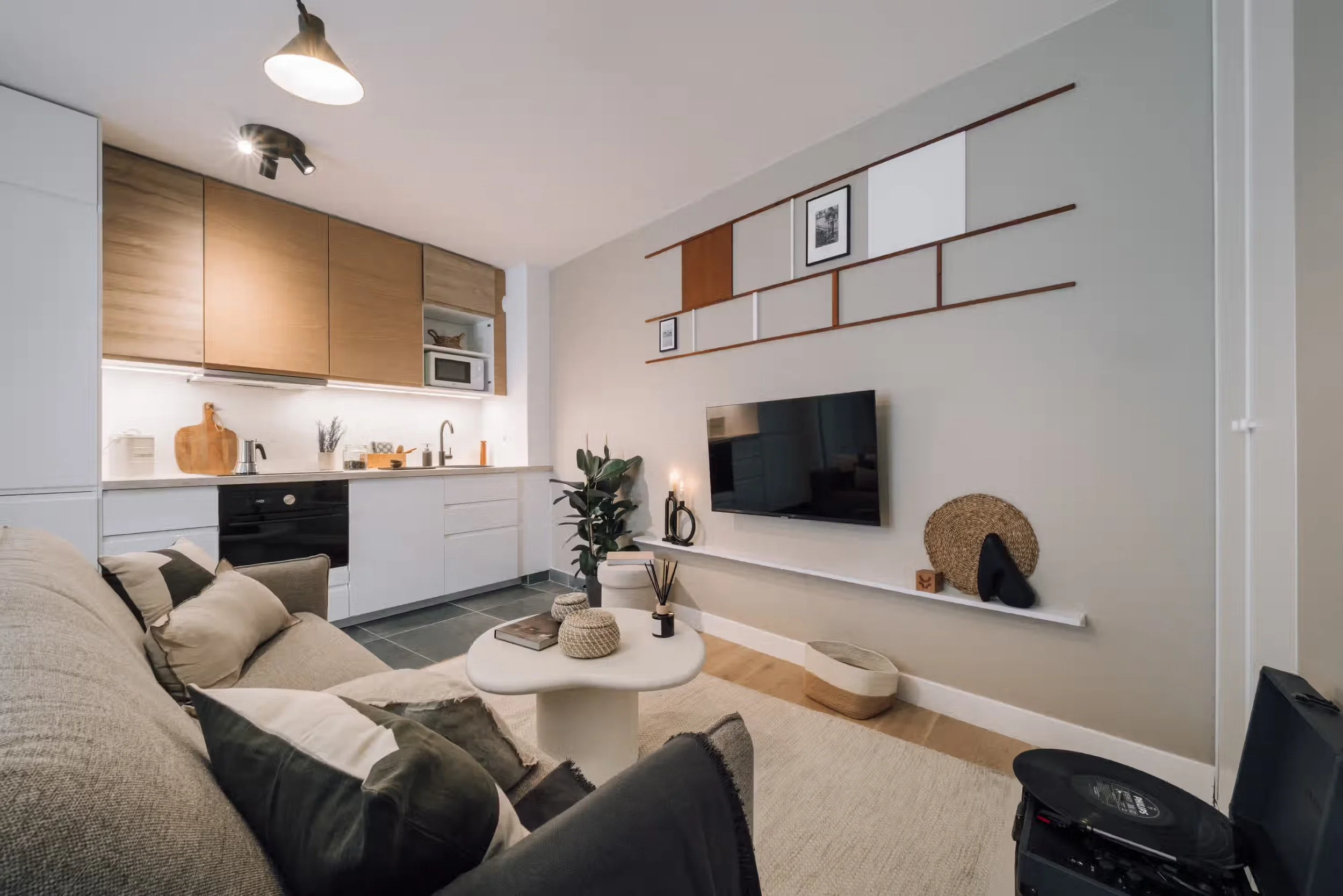 the-charonne-suites-1 bed-7.jpeg