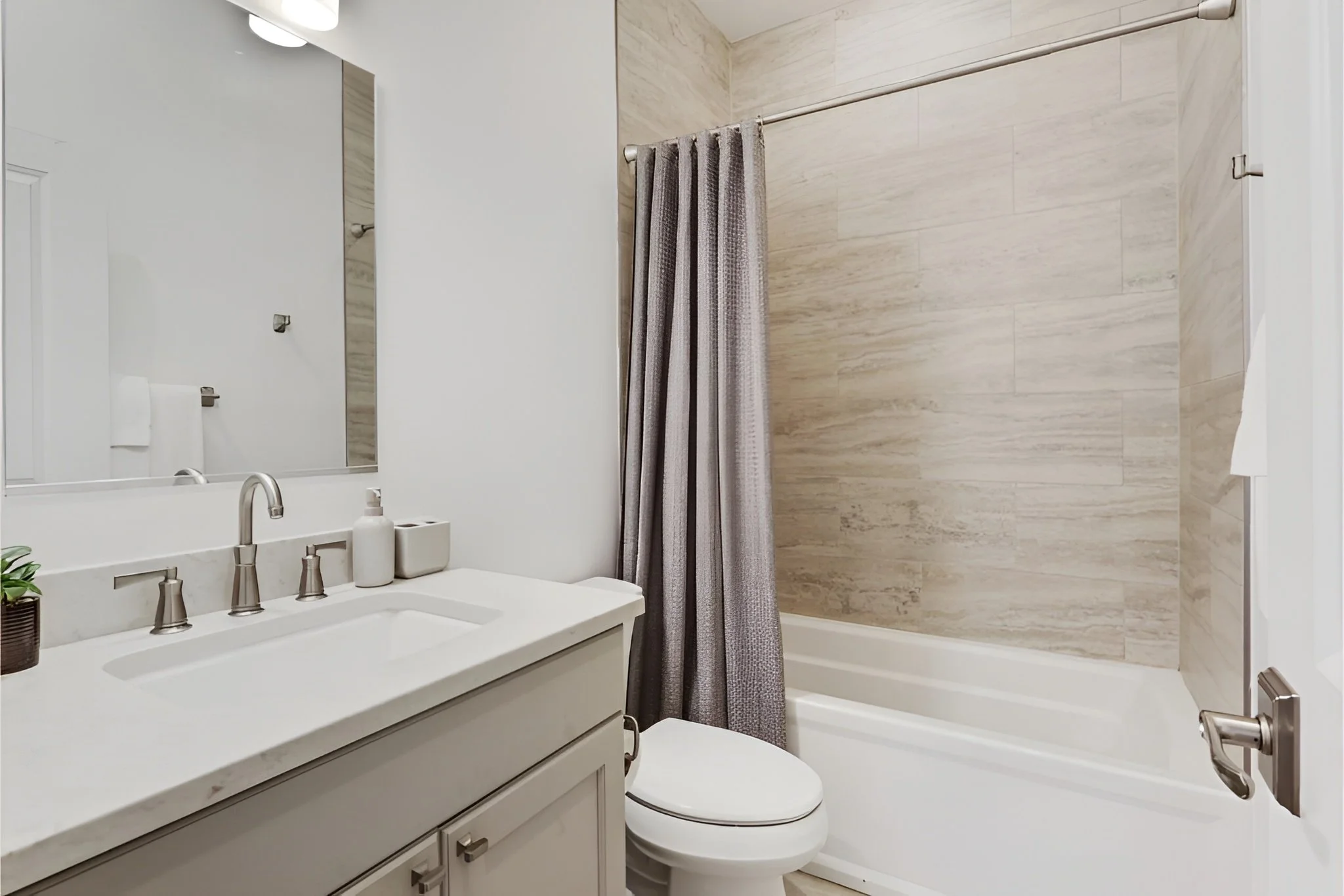 canal-street-suites-2 bed-4.jpg